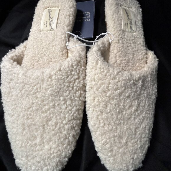 NWT, Women's Size 8 Slide Slippers - Picture 1 of 2